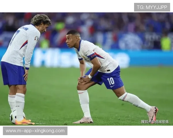 姆巴佩弧线球破网,法国前场组合攻势如风暴般来临