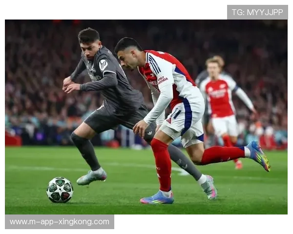 皇马巴尔韦德超级重炮直冲门框，震撼全场！