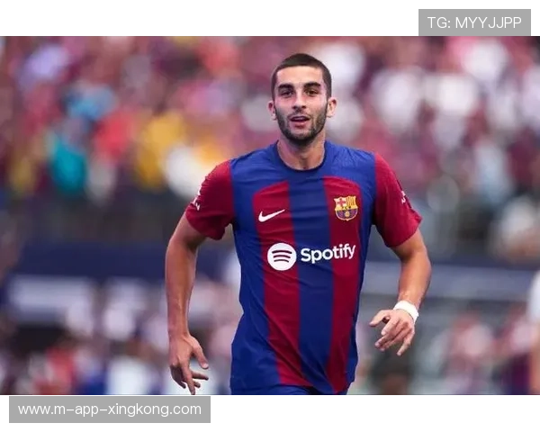 费兰托雷斯左脚挑球过人展示高水准技术